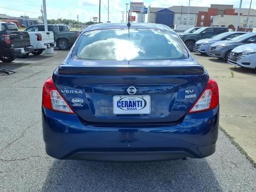 Deep Blue Pearl 2019 Nissan Versa 1.6 SV