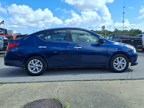Deep Blue Pearl 2019 Nissan Versa 1.6 SV