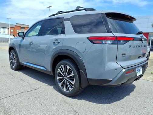Boulder Gray Metallic 2026 Nissan Pathfinder Platinum