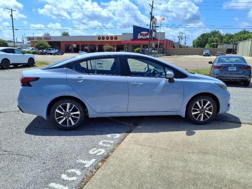 2025 Nissan Versa 1.6 SV