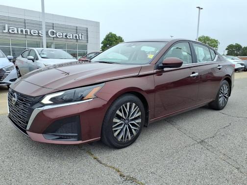 Garnet Pearl 2023 Nissan Altima 2.5 SV
