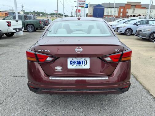 Garnet Pearl 2023 Nissan Altima 2.5 SV