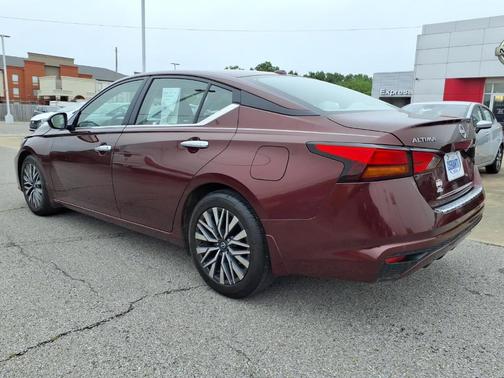 Garnet Pearl 2023 Nissan Altima 2.5 SV