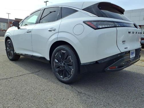 Everest White P 2026 Nissan Murano Platinum