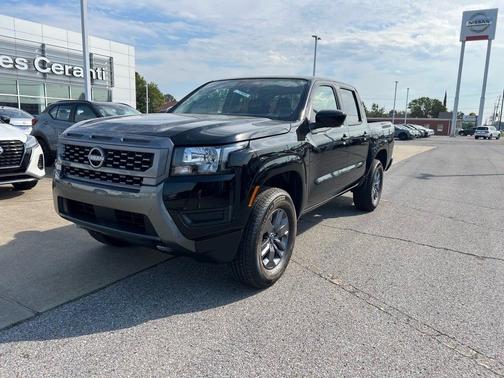 Black 2025 Nissan Frontier SV