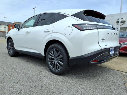 Everest White P 2026 Nissan Murano SL