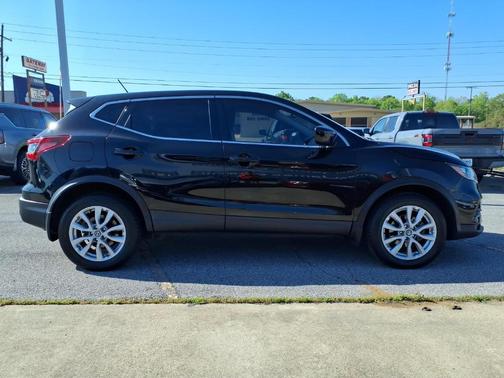 2022 Nissan Rogue Sport S