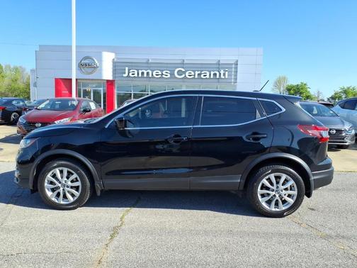 2022 Nissan Rogue Sport S