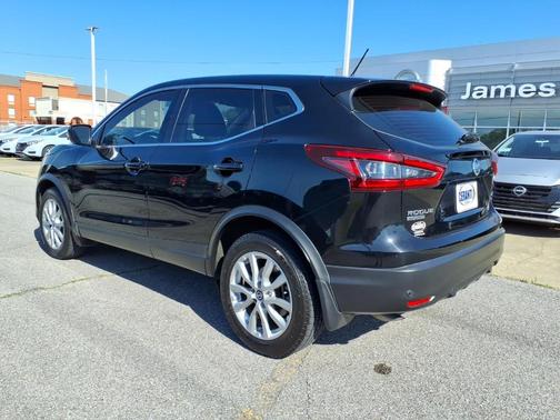 2022 Nissan Rogue Sport S