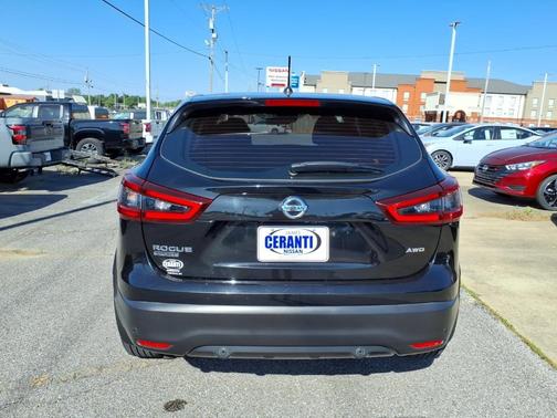 2022 Nissan Rogue Sport S