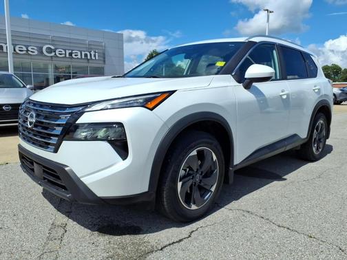Everest White P 2024 Nissan Rogue SV
