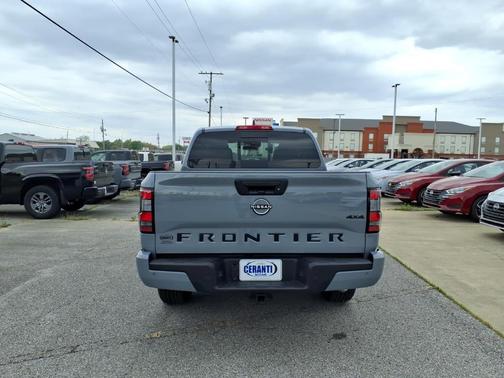 2026 Nissan Frontier SV