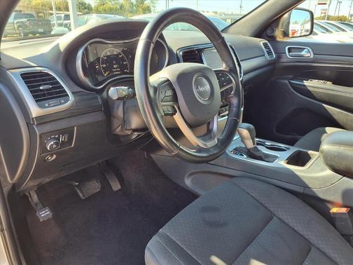 2019 Jeep Grand Cherokee Laredo