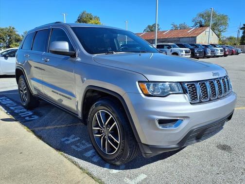 2019 Jeep Grand Cherokee Laredo
