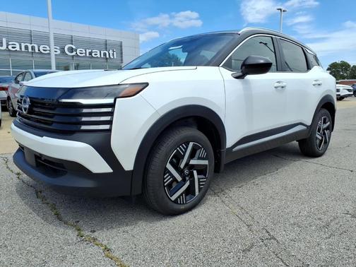2t Wht Blk Roof 2026 Nissan Kicks SV