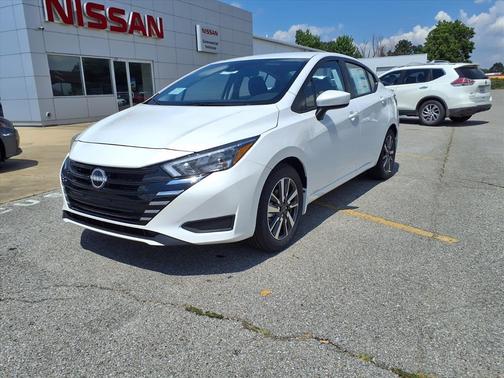 Aspen White 2025 Nissan Versa 1.6 SV