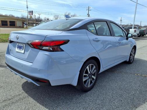 2025 Nissan Versa 1.6 SV