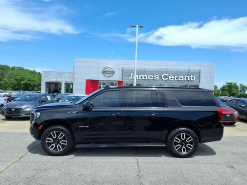Onyx Black 2021 GMC Yukon XL AT4