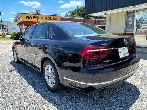 BLK 2018 Volkswagen Passat 2.0T S