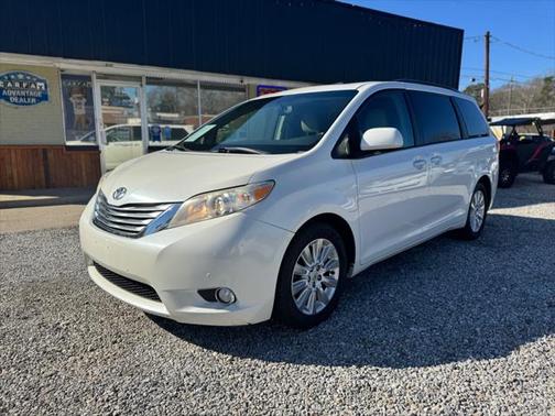 2011 Toyota Sienna XLE
