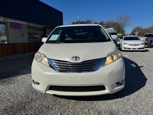 2011 Toyota Sienna XLE
