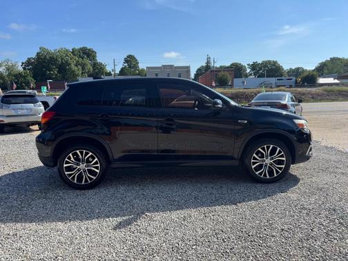 Labrador Black Metallic 2019 Mitsubishi Outlander Sport 2.0 ES