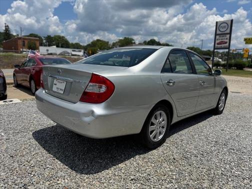 2004 Toyota Camry LE V6