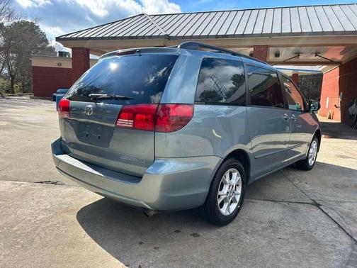 2005 Toyota Sienna LE