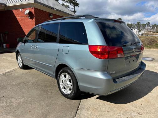 2005 Toyota Sienna LE