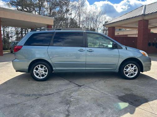 2005 Toyota Sienna LE