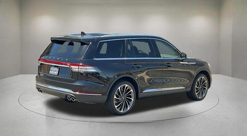 Infinite Black Metallic Clearcoat 2024 Lincoln Aviator Reserve AWD