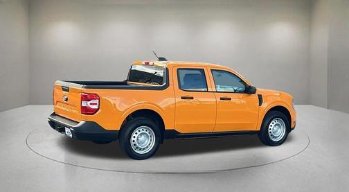 Orange Fury Metallic Tri-Coat 2026 Ford Maverick XL