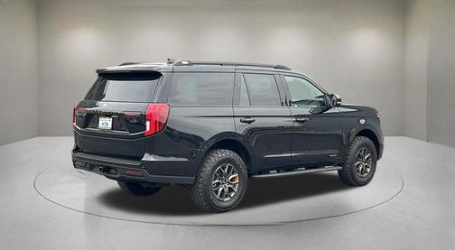 Agate Black Metallic 2026 Ford Expedition Tremor