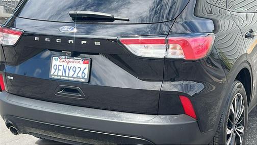 Agate Black Metallic 2022 Ford Escape SE