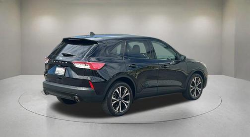 Agate Black Metallic 2022 Ford Escape SE