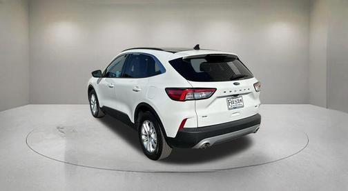 White Metallic 2022 Ford Escape SE