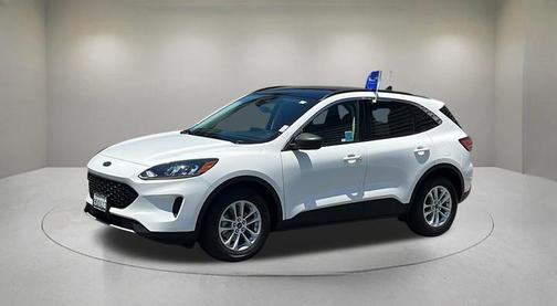 Star White Metallic Tri-Coat 2022 Ford Escape SE