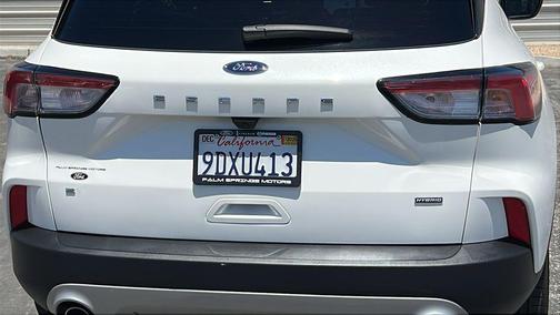Star White Metallic Tri-Coat 2022 Ford Escape SE