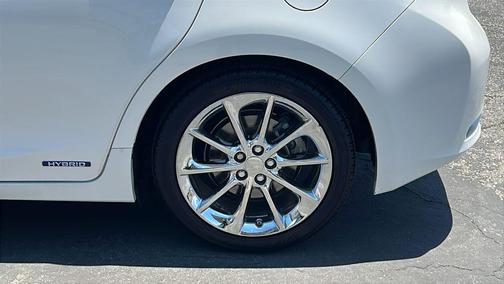 Starfire Pearl 2011 Lexus CT 200h Premium