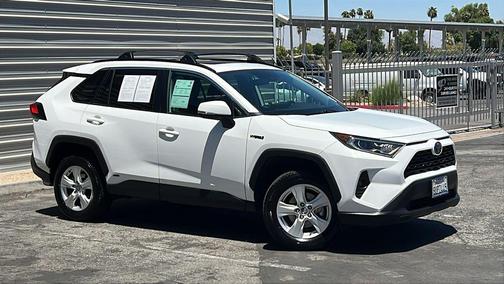 Super White 2021 Toyota RAV4 Hybrid XLE