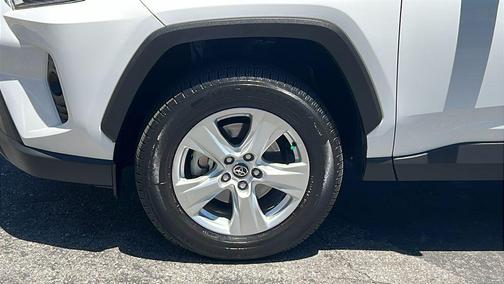 Super White 2021 Toyota RAV4 Hybrid XLE