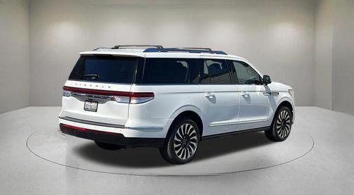2022 Lincoln Navigator Black Label