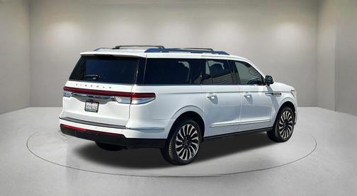 2022 Lincoln Navigator Black Label