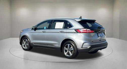 Iconic Silver Metallic 2023 Ford Edge SEL