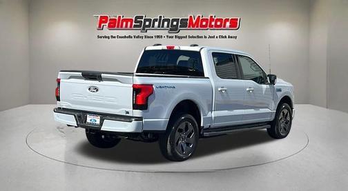 2025 Ford F-150 Lightning Flash