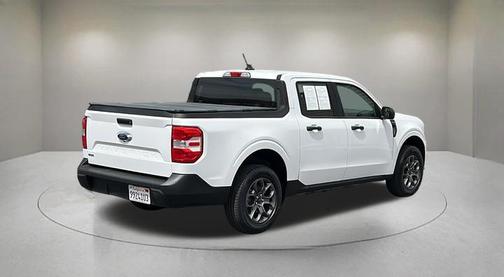 Oxford White 2023 Ford Maverick XLT