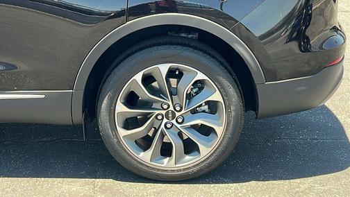 Infinite Black Metallic Clearcoat 2023 Lincoln Nautilus Reserve
