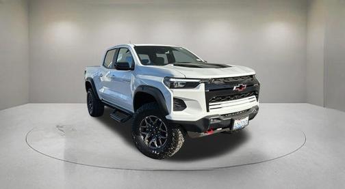 Summit White 2025 Chevrolet Colorado ZR2