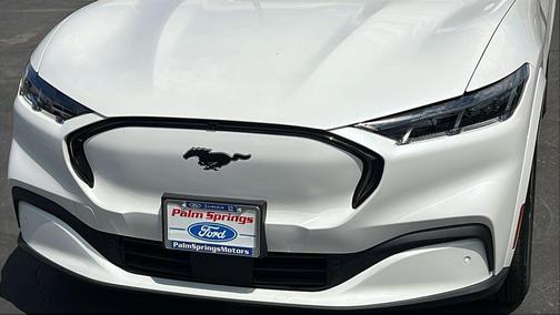 Star White Metallic Tri-Coat 2026 Ford Mustang Mach-E Premium