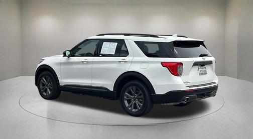 Star White Metallic Tri-Coat 2023 Ford Explorer XLT